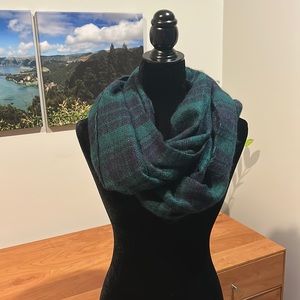 Ann Taylor LOFT navy blue and green plaid scarf